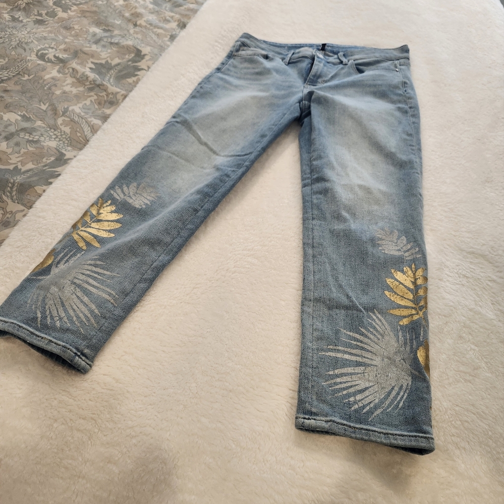 White House Black Market Blue Jeans with Gold Leaf Design Slim Cropped Size 4